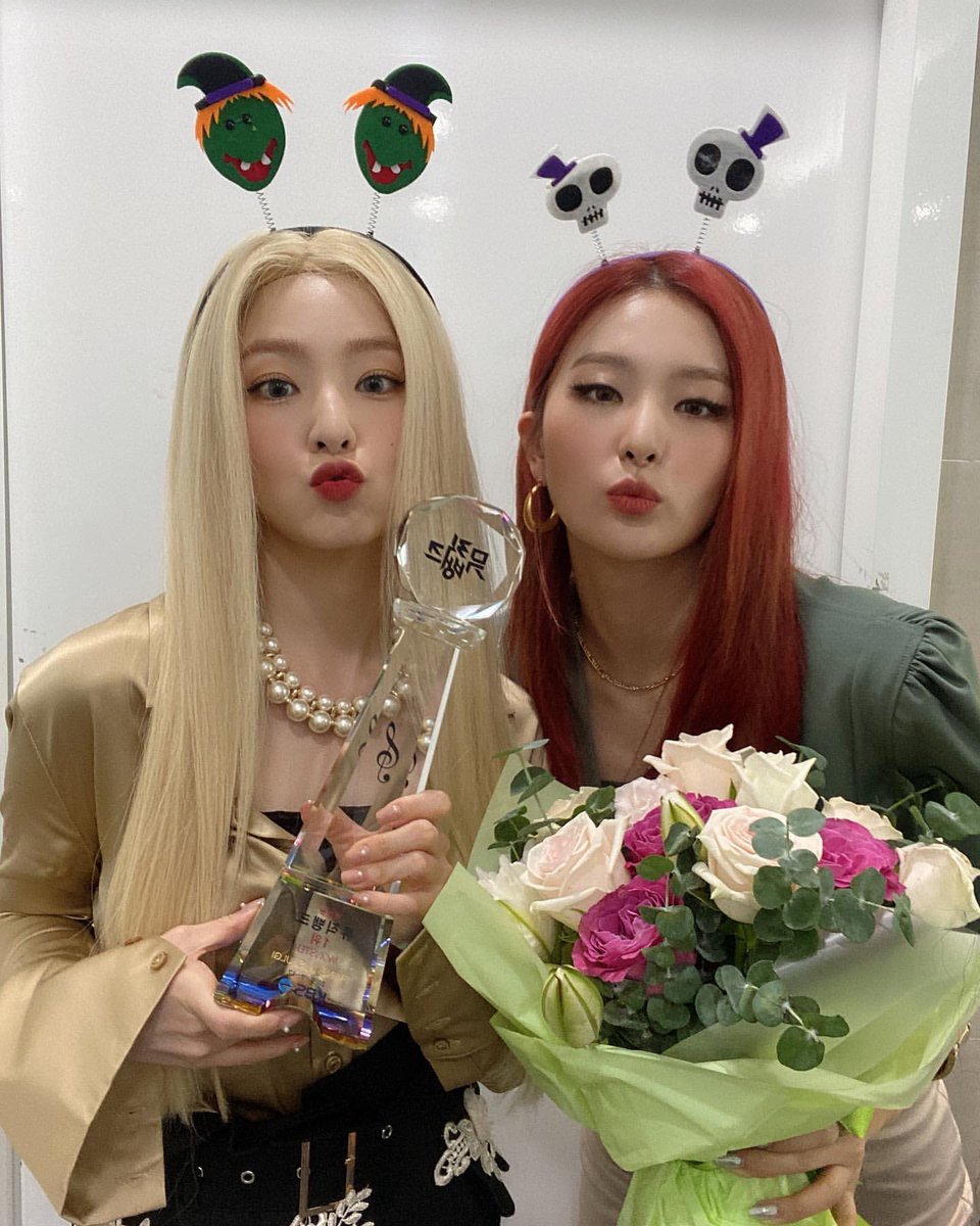 picsofirene's tweet photo. we are proud of you 💛 #Monster1stWin @RVsmtown https://t.co/1zgIlemcGk