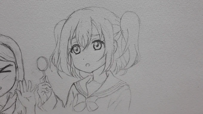 ルビィちゃん描いたけど、余り可愛く描けなかった気がする!?
色塗ったら可愛くなるかな〜?
(左に前描いたイラストが映ってるけど気にしないで〜w) 