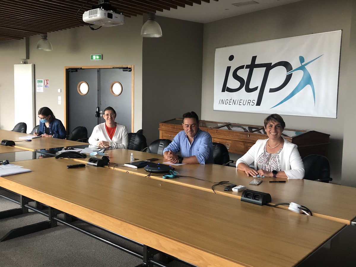 OfficielIstp's tweet photo. 🔈@OfficielIstp @C_FAURE_istp et WiN Rhône Ain Loire représentée par  Laurence GRAMMOSENIS ont signé une convention de partenariat portant sur la promotion de la #mixité et #égalité entre les #femmes et les hommes et l’accompagnement personnel #nucléaire #challenges #metiers https://t.co/lfpePk3FiL