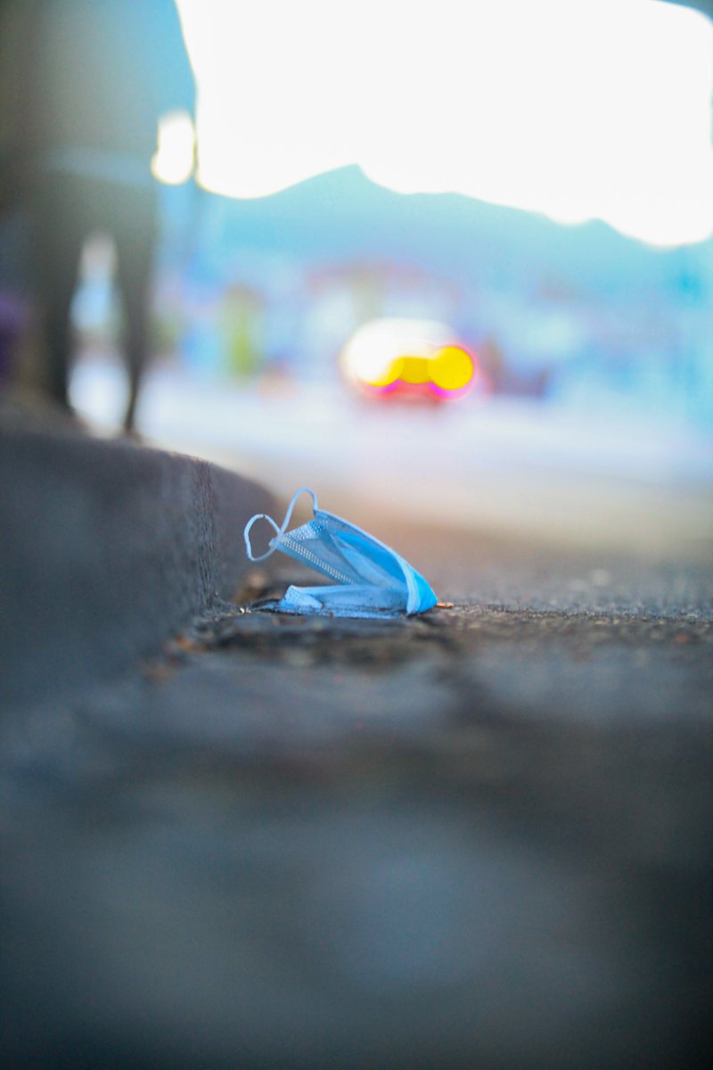 JPHpress's tweet image. ©Jorimphotos @jorimphotos #jorimphotos Das ewige Problem.. Drotz Maske unsolidarisch? #einwegistkeinweg #einweg #singleusesucks #bag #littering #howtousemask #howtonotusemask #olten #COVID__19