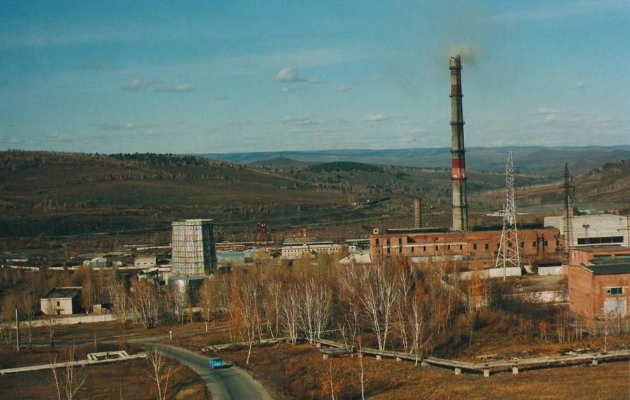 В 2018 году газета «Забайкальский Рабочий» рассказывала о развитии Первомайского ГОКа и проблемах, связанных с внезапным появлением компании, чей фальшивый проект вредит производству, а, следовательно, и краю. В 2020-м дело принимает новый оборот. zabrab75.ru/articles/ekono…