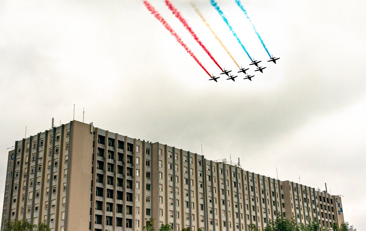 seboine's tweet photo. Hommage de la patrouille de France aux soignants #patrouilledefrance #patrouilledefrance🇫🇷 #chunancy #nancy #grandest #grand_est_focus_on #igersnancy #igerslorraine #villedenancy #brabois #hommageauxsoignants #seboine https://t.co/fWIQhduJa8