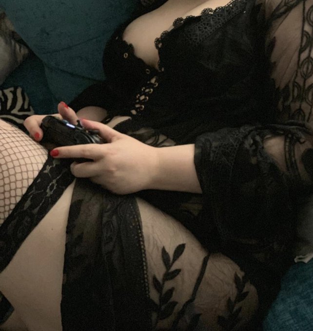 When you wanna be sexy but gaming is life! #fishnets #fishnetstockings #sexygamer #nsfw #onlyfans https://t