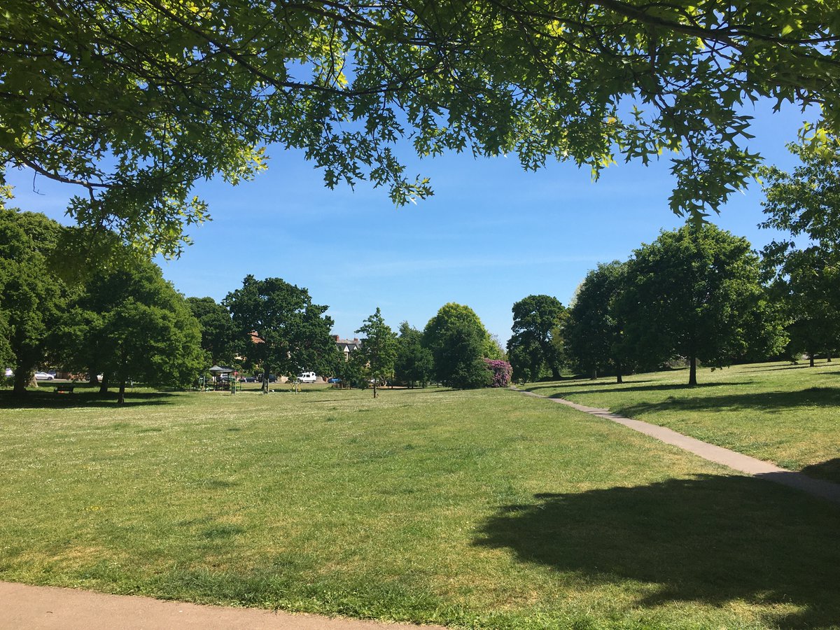 eastdevon's tweet photo. Our parks, gardens &amp; beaches are perfect for your festival, wedding, funfairs, film production, sporting &amp; community #events. To hire or enquire, email events@eastdevon.gov.uk #EventsEastDevon. More information https://t.co/aYz47x8y4I https://t.co/om2k3yl1zr