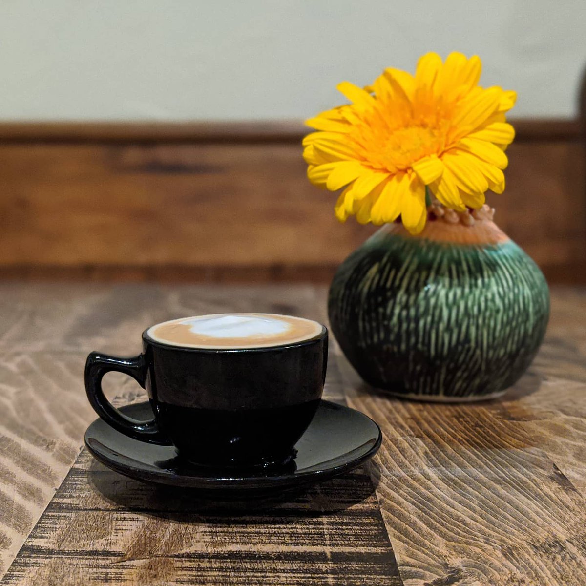 beancountercafe's tweet photo. WE'RE OPEN ☕ We have 4 physically distanced tables set up indoors just for you 😄 Please wear your face covering when interacting with staff, keep a 6' distance from others whenever possible, and be patient with us as we learn how to serve you safely ♥️ https://t.co/irgliLgGLP