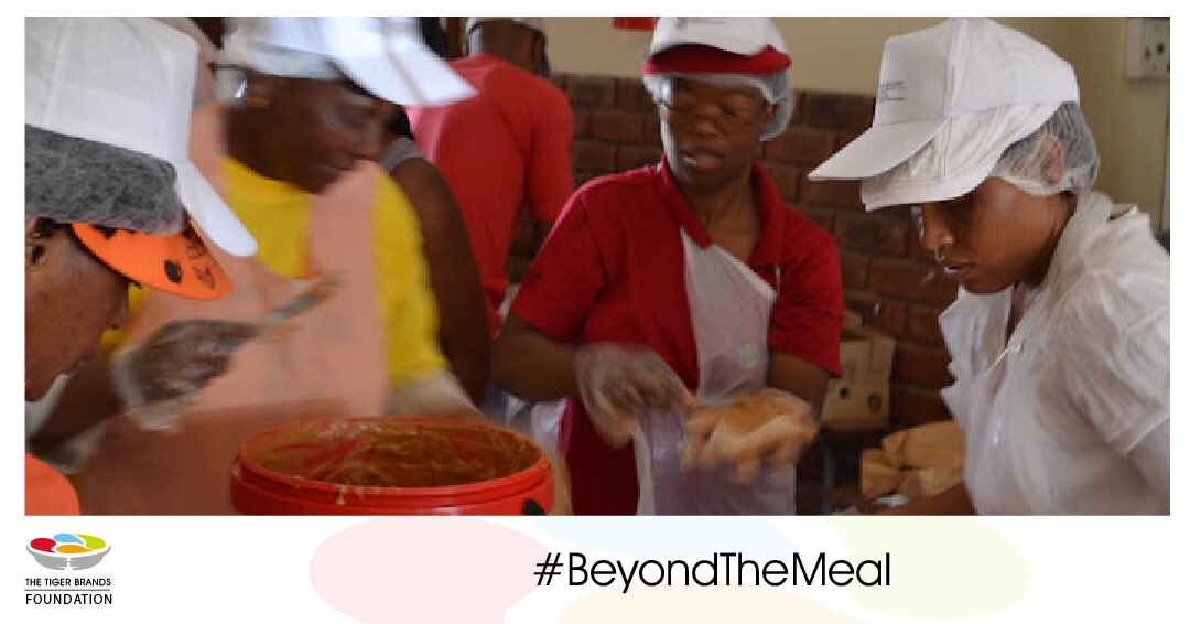 TigerBrands_F's tweet photo. In-school nutrition programmes bring positive change to poverty-stricken communities. Learners receiving meals during school hours have shown good academic outcomes, which can only yield great results for the communityβs socio-economic future. #TBF #AlleviatingHunger https://t.co/F8WfaKxEZM