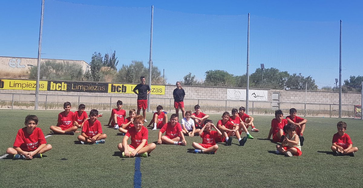 BASE | 🔊 Hoy ha finalizado con éxito el 'I Campus de la <a href="/ADSanJuanM/">AD San Juan de Mozarrifar</a>'

👏 Desde el club mándamos nuestro aplauso a todos los jugadores por la implicación y la calidad humana demostrada

💪 #NuestraBaseNuestroFuturo

⚽ #Fútbol #Base #Cantera 
♥️ #Aragón #Zaragoza #SanJuan