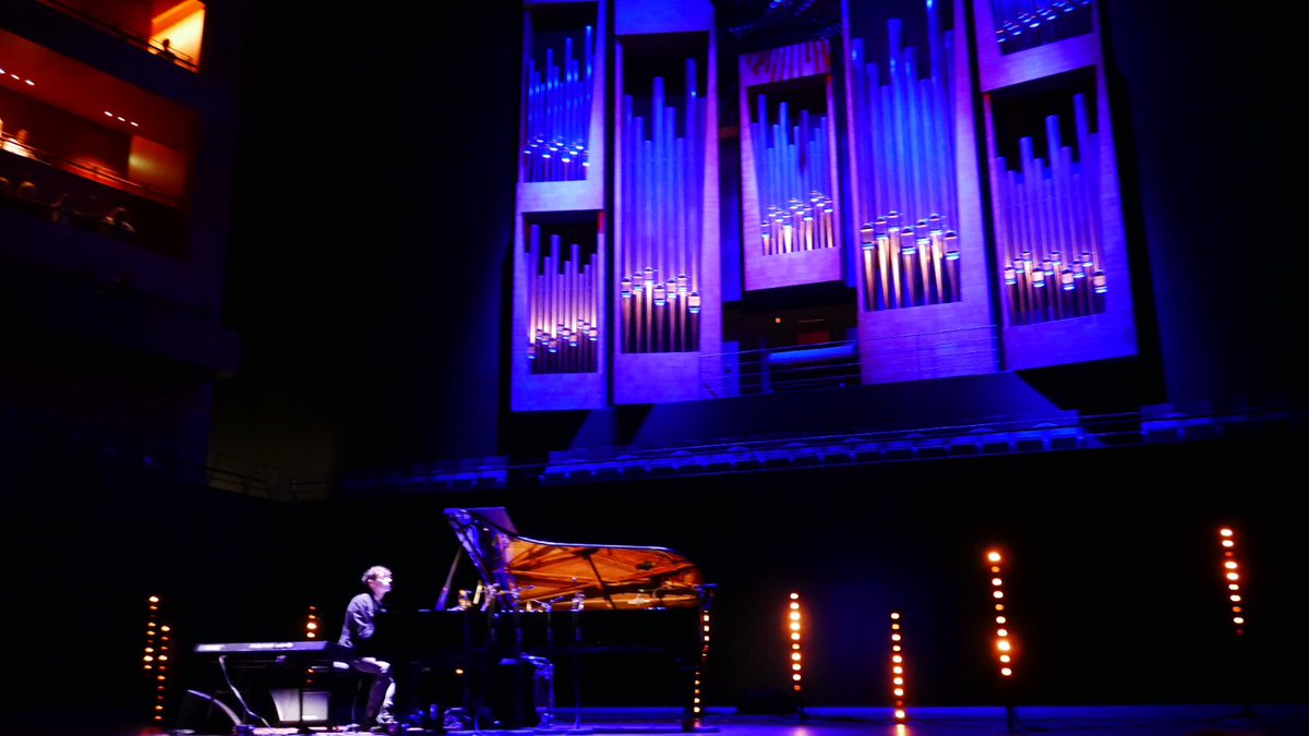 fratrist's tweet photo. it was an emotional night at @PhilharmonieLux. a giant thank you to the audience &amp; the promoters for making it happen, one step at a time 💜 
#pianoinspace
#bachtobasics 
#socialdistancing 
#dragonstyle https://t.co/gE9FYQtc6q