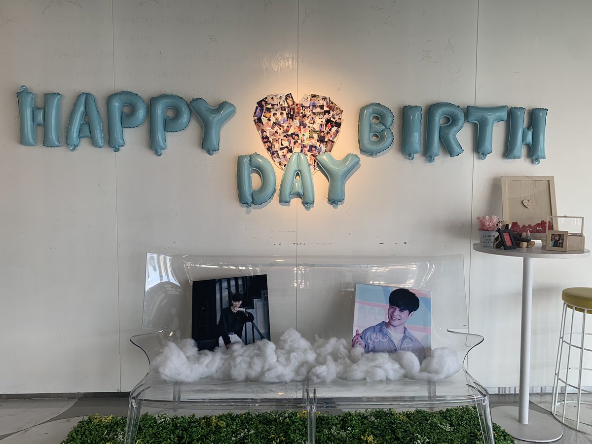 ji_88h's tweet photo. มาเซอเวสถานที่ก่อนวันจริง น่ารักมากเลย อย่าลืมมากันนะค้าบบบบ #Happy24rtDay #ArtPakpoom https://t.co/aSTy7uYBY9