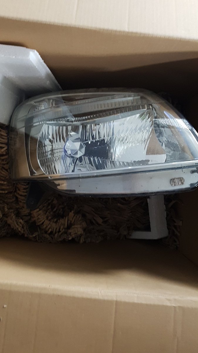 Mrmoregame On Twitter Heute Kam Post Unser Auto Kommt Nicht Durch Den Tuv Und Benotigt Einen Neuen Scheinwerfer Hab Im Internet Tatsachlich Den Selben Bekommen Konnen Fur 50 Euro Schnappchenjager Https T Co Hlzvkj42jc