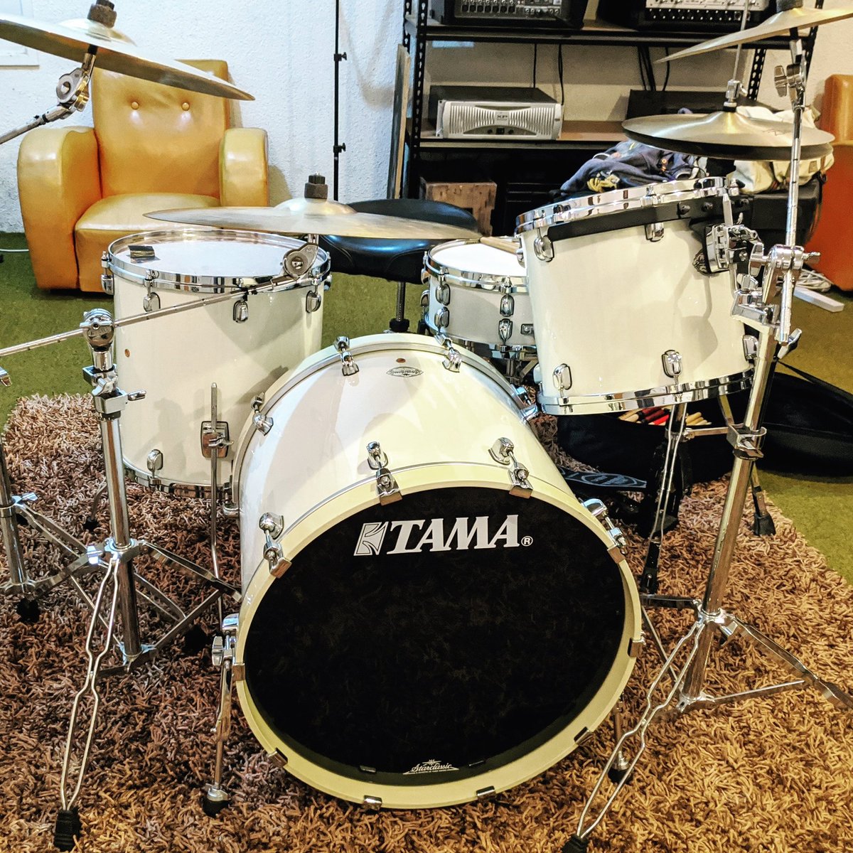bevandunning's tweet photo. Was good to get this out of it's cases and play again. It's been too long. https://t.co/H2QBudEE55