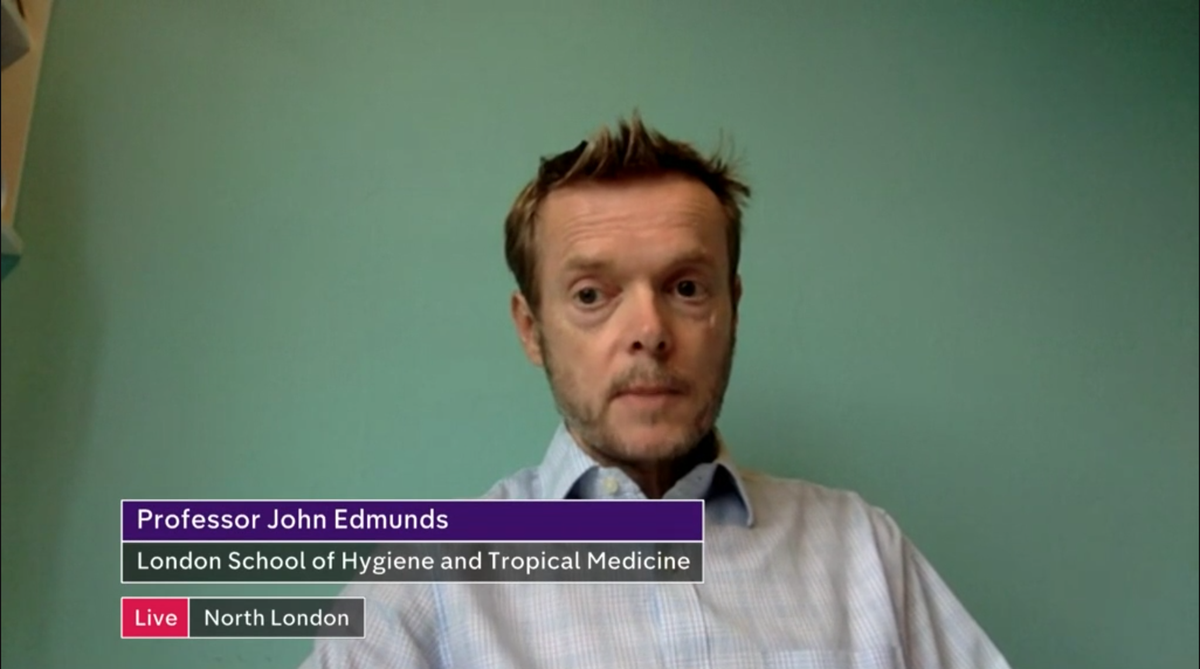 LSHTM's tweet photo. "It's likely that any #vaccine isn't going to give full protection for life."

John Edmunds tells @jonsnowC4 that the world may face recurring #COVID19 epidemics "for a very long time."

@Channel4News (📺 22:32) ⬇️ https://t.co/XxZBjYP40Y https://t.co/KoDDaVs4f4