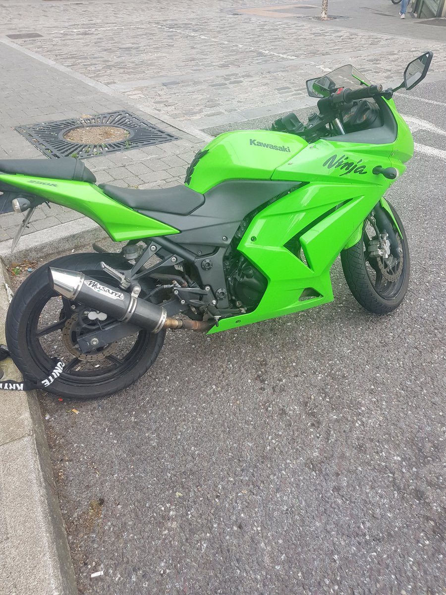 MouseDonegal's tweet photo. Is it just s mid life crisis? I wanna go on this. #KAWASAKI #ninja #cork #pretty #mousecolour (nearly) #mrmouse https://t.co/xYq7F4FEib