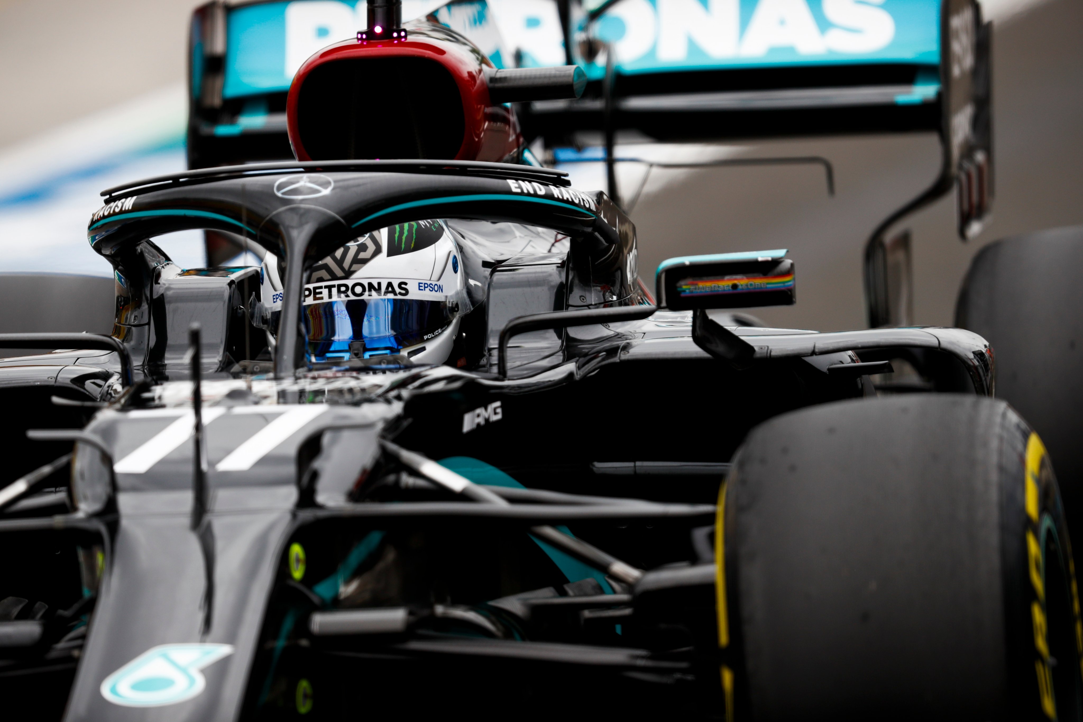 Bottas vezetésével kettős Mercedes siker a harmadik szabadedzésen