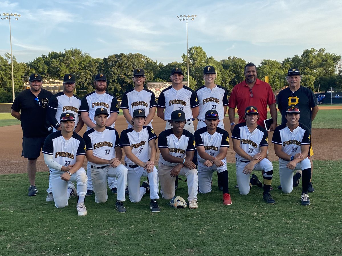 TXPiratesBB's tweet photo. Can’t say enough about this highly talented team. They are great ball players, but even greater young men. Can’t wait to see them compete at the next levels. Just a quick team photo before our final tourney of the short Covid summer. #txpirates #brothersforlife https://t.co/e6WX2Xhf6q
