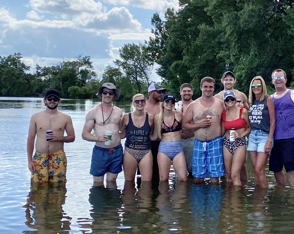 sfanslau's tweet photo. Well it wasn’t KC in KC this past weekend but it sure was fun in SD with these beautiful people! @kennychesney #kennyinkcin2021 https://t.co/3STAXBJhbp