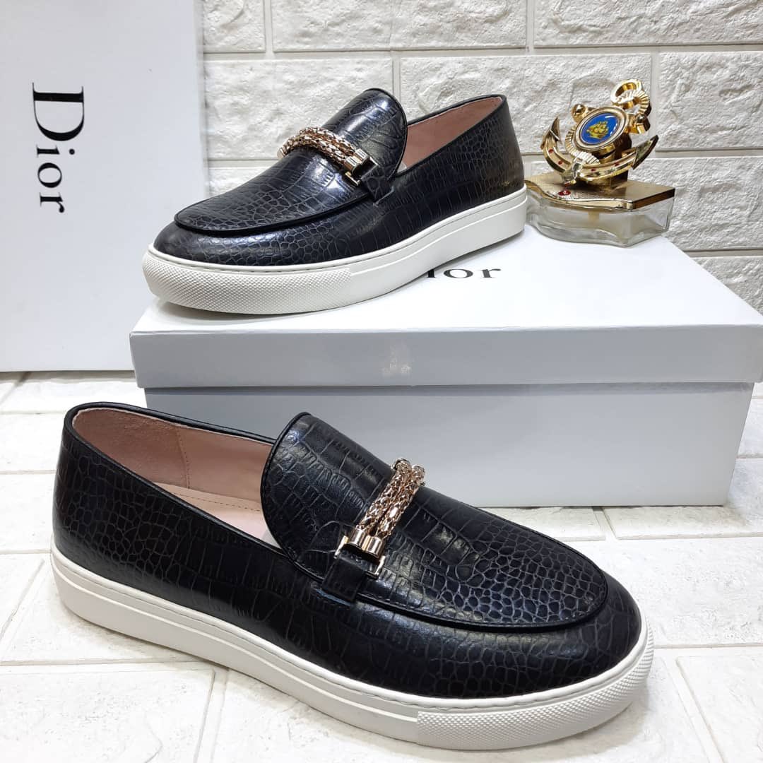 AprilstoreN's tweet photo. Christian Dior men’s footwear- classic. Shop now at https://t.co/cbDFBqWKRP https://t.co/gofTUZM9ZL