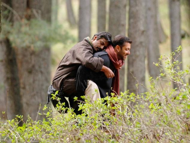 Whenever Bajrangi Bhaijaan appeared on TV, it trended on twitter. Such an epic and legendary film it is. I don't thing it has been seen with any other film till date. Bajrangi Bhaijaan Reached to the remotest parts of india. Theatrical Footfalls and TV Ratings are the Proofs.