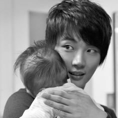 hilariouskdrama's tweet photo. #LettersFromAngels
この人も子供好きそう。
#YoonSiYoon
#윤시윤 https://t.co/0VN7Jgppug