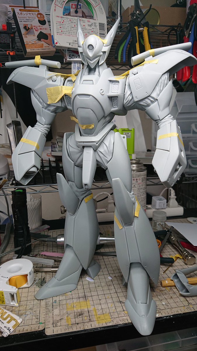 sakureada01's tweet photo. とりあえず1/24零式パーツ切り出して形になりました。パトライトに変な角度付いてるのは無視無視( ´∀`)
#劇パト1 #パトレイバー #零式 #AVX0 #レイバー #ソフビキット https://t.co/0UjPRahHGb