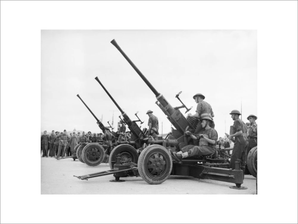 By July 1940, AA Command operated 1280 medium, and 517 light anti-aircraft guns. Although searchlight batteries had initially been operated by  @Proud_Sappers, overall responsibility for ground-based air defence was assumed by the  @rhqra