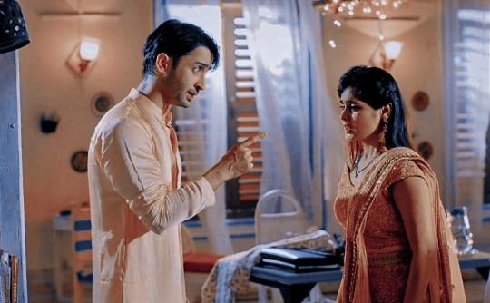 "Agar tumhe police station gyi, toh mai bhi jaunga, agar tum bologi ki koon tumne Kiya hai to mai bolunga Maine tumhe protect karne ke liya koon kiya hai."Mai saaye ki tarh tumare saath rhaunga, his all nightmares comes alive the moment he saw+  #YehRishteyHainPyaarKe   #MishBir