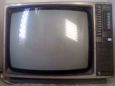 raguaditya's tweet photo. Solidaire Colour TV... #FirstTV #ThanksDad https://t.co/5nCtDpAyx6