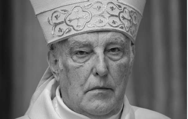 Zmarł kard. Zenon Grocholewski (1939-2020).
Bliski współpracownik św. Jana Pawła II, Benedykta XVI i Papieża Franciszka.

Wieczny odpoczynek racz mu dać Panie.