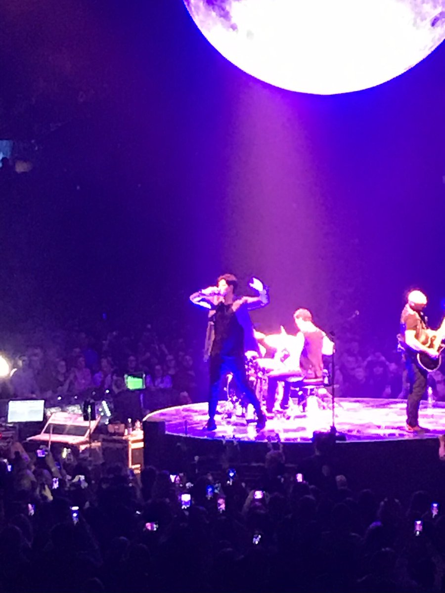 AnneComp13's tweet photo. Just awesome!!!! Still buzzing after all of these months! Roll on Edinburgh, another epic night to come!! ❤️ @glenofthepower @thescript #SunsetsandFullMoonsTour https://t.co/wXqKsyHywX