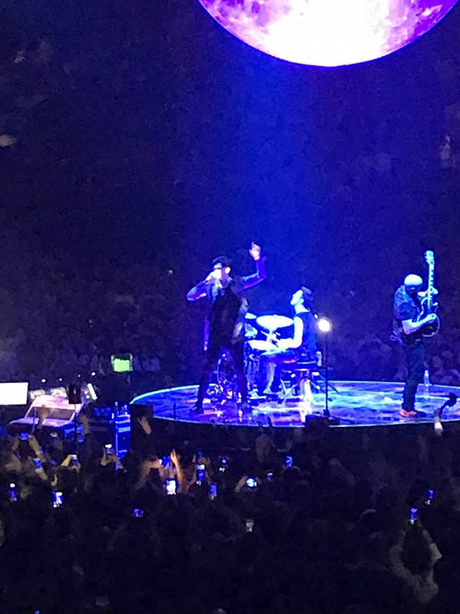 AnneComp13's tweet photo. Just awesome!!!! Still buzzing after all of these months! Roll on Edinburgh, another epic night to come!! ❤️ @glenofthepower @thescript #SunsetsandFullMoonsTour https://t.co/wXqKsyHywX