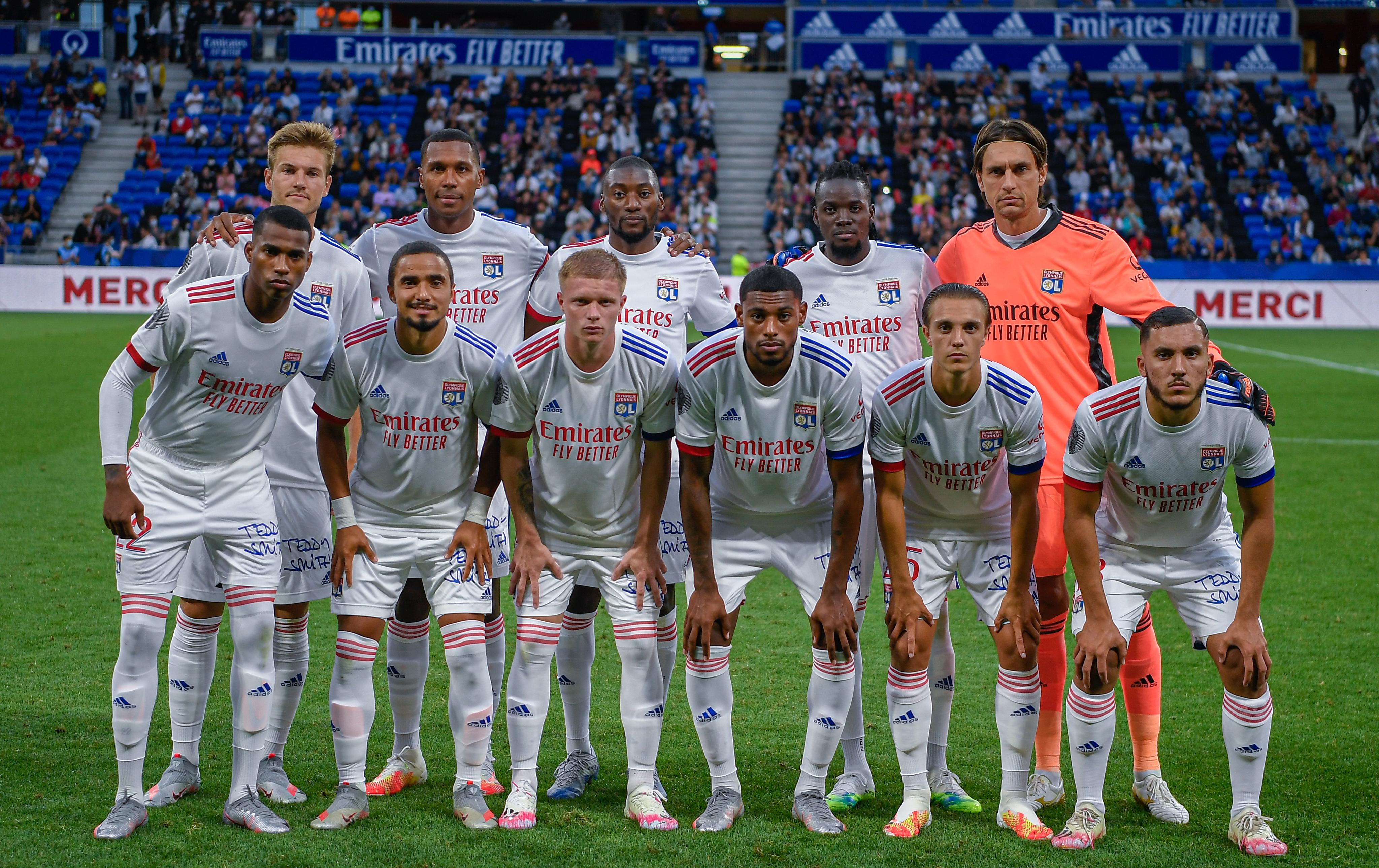 Fly online emirates soccer