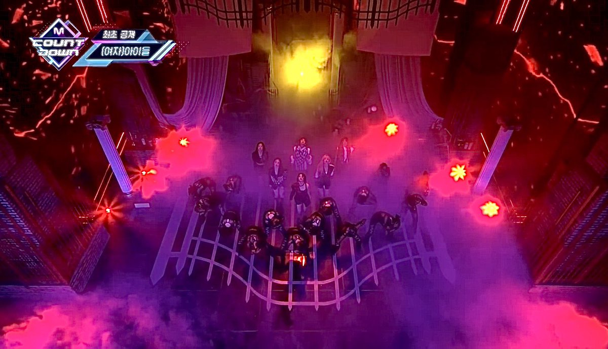 minimo1023's tweet photo. @MnetMcountdown #월드넘버원_엠카이벤트 #MCOUNTDOWN 
넵랜이 픽한 아이들의 엠카 무대는!
오마이갓 true버젼😈

백댄서분들과 아이들의 무대는 정말 이마를 두번 칠 정도로 대박인 무대여서 원픽임다!

💚아이들이 8/3 덤디덤디로 컴백💚
엠카 영상 다시 정독하면서 컴백 기다리기❗️
https://t.co/UztuRR1v7X https://t.co/ImXzwkzL1O