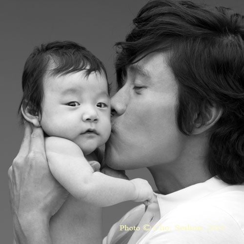 hilariouskdrama's tweet photo. #LettersFromAngels 
イビョンホンにこんな顔されたら...死ぬ
#LeeByungHun
#이병헌 https://t.co/hdWGiAo5uX