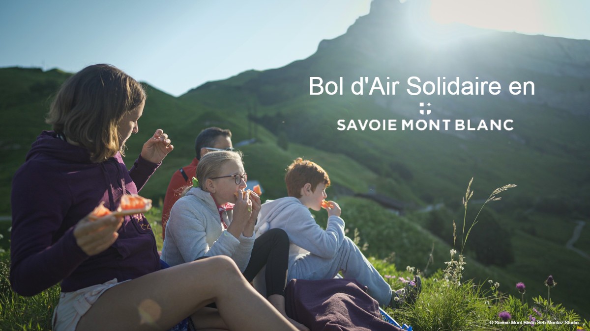 SavoieMontBlanc's tweet photo. Opération bol d’air solidaire initiée par la #caf73 avec @SavoieDepart, @ANCVacances et #savoiemontblanc, 10500 familles avec enfants de 8 à 10 ans vont recevoir des #ChequeVacances à dépenser cet été en Savoie pour soutenir le tourisme et les loisirs. 
▶️https://t.co/BAq2Om0Kge https://t.co/d3d3I3KYfj