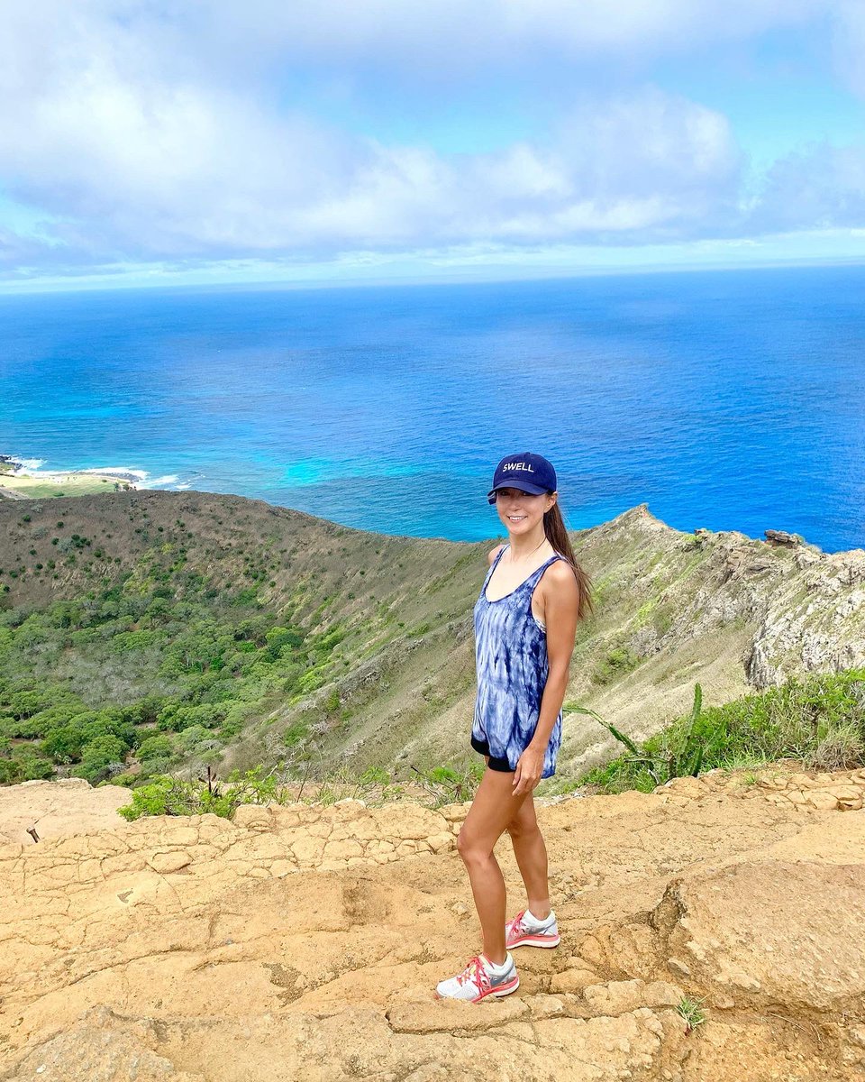 Mimi 800段目からがツライココヘッドだけど 頂上から眺めるハワイの海は素晴らしく青くて美しい Kokohead Hiking Beautifulview Training Hawaii Hawaiilife Oceanview Hilife Oahu ココヘッド ハイキング トレイル ハワイ絶景 ハワイ