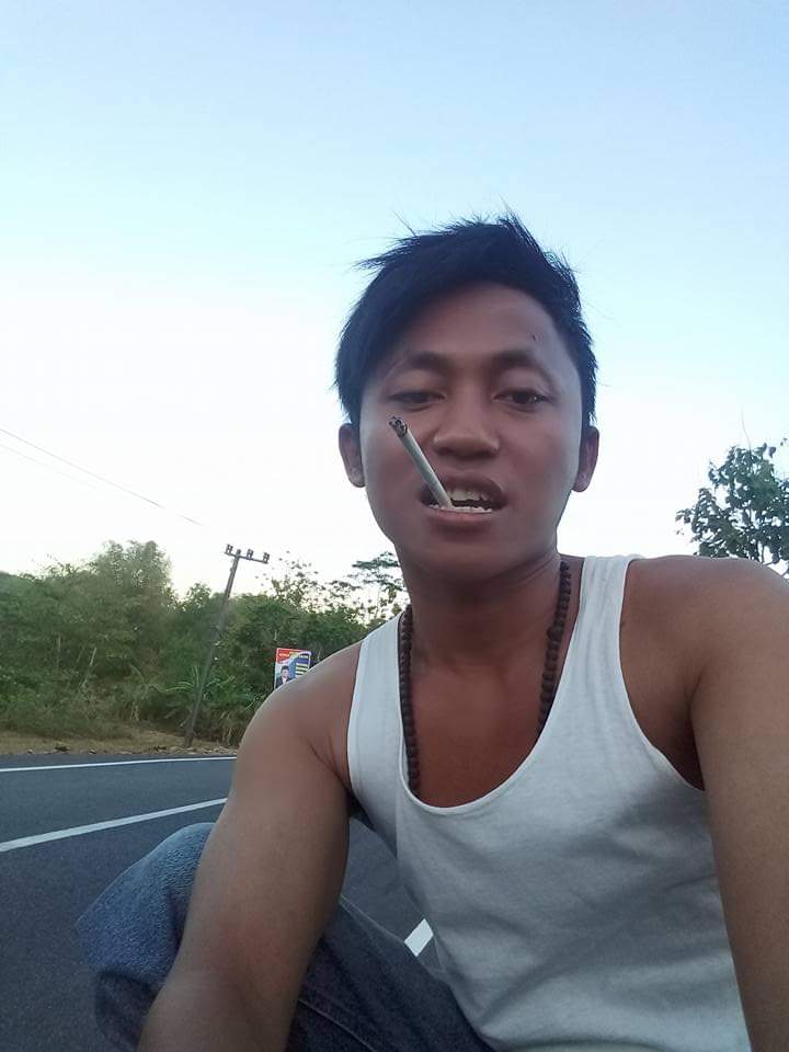 ImsyalA's tweet photo. Lantas kenapa?
Lalu bagaimana?

Ah sudahlah......... https://t.co/e6Es1qP5ZQ