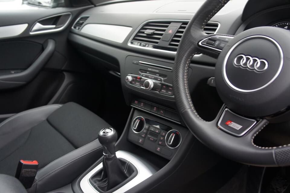 Sinclair_Direct's tweet image. Let's start the build-up to the weekend by featuring a selection of our current favourite vehicles for sale....first up this sporty and competitively priced Audi Q3 1.4 TFSI S Line Model - with only 22620 miles and just £19,995.
Search / Finance / Collect.