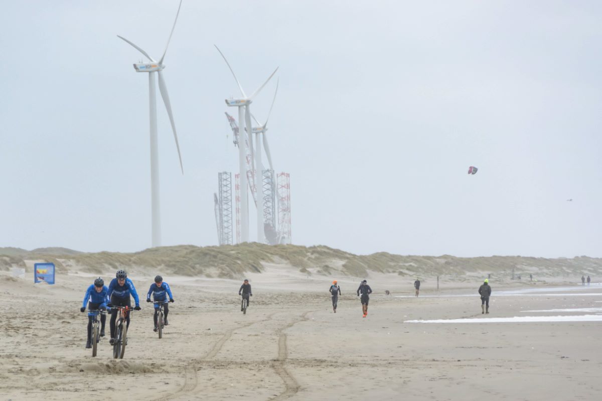 knrmwcc's tweet photo. Ben jij je al aan het klaarstomen voor de West Coast Challenge? We delen op onze website een paar handige tips: https://t.co/Cjo8lH72f1. 🏃‍♂️🚴‍♀️ https://t.co/AYeXm5kWJs