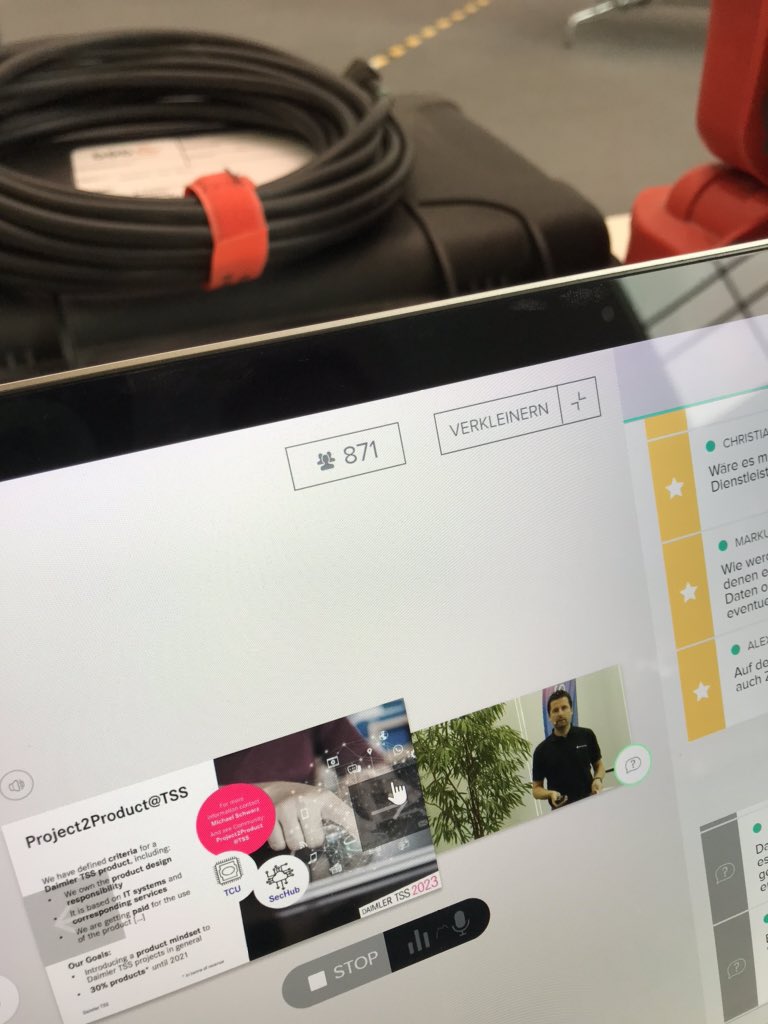 steffenbaeuerle's tweet photo. ... up & running ✊🏻👍🏻 wth our @daimlertss live #webcast ... hope that everything works fine 🤭 and good to have 872 of our #smartcreatives with us here online 2 talk about us!!! @HaselbachM https://t.co/dxRTAl9ENA
