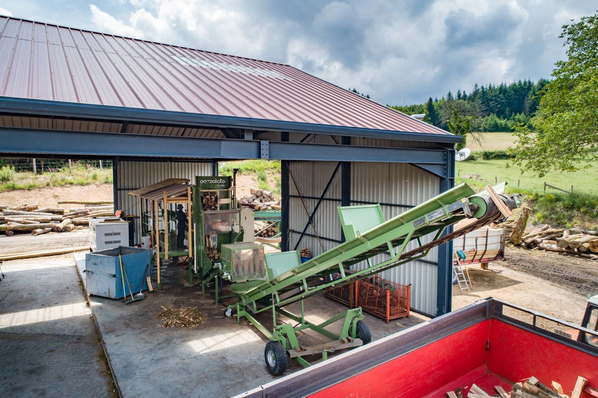PEZZOLATO_SPA's tweet photo. TLC 1300 Couper et fendre Combiné circulaire pour le bois de chauﬀage avec fendeuse intégrée en France 🇫🇷

TLC 1300 Cut and Split Firewood disc processors with integrated wood splitter in France 🇫🇷
#firewood
#boisdechauffage
#splitter
#fendeuse 
#pezzolato
#legnadaardere
#france https://t.co/mAn0fGKZrQ