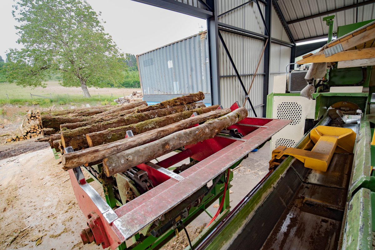 PEZZOLATO_SPA's tweet photo. TLC 1300 Couper et fendre Combiné circulaire pour le bois de chauﬀage avec fendeuse intégrée en France 🇫🇷

TLC 1300 Cut and Split Firewood disc processors with integrated wood splitter in France 🇫🇷
#firewood
#boisdechauffage
#splitter
#fendeuse 
#pezzolato
#legnadaardere
#france https://t.co/mAn0fGKZrQ