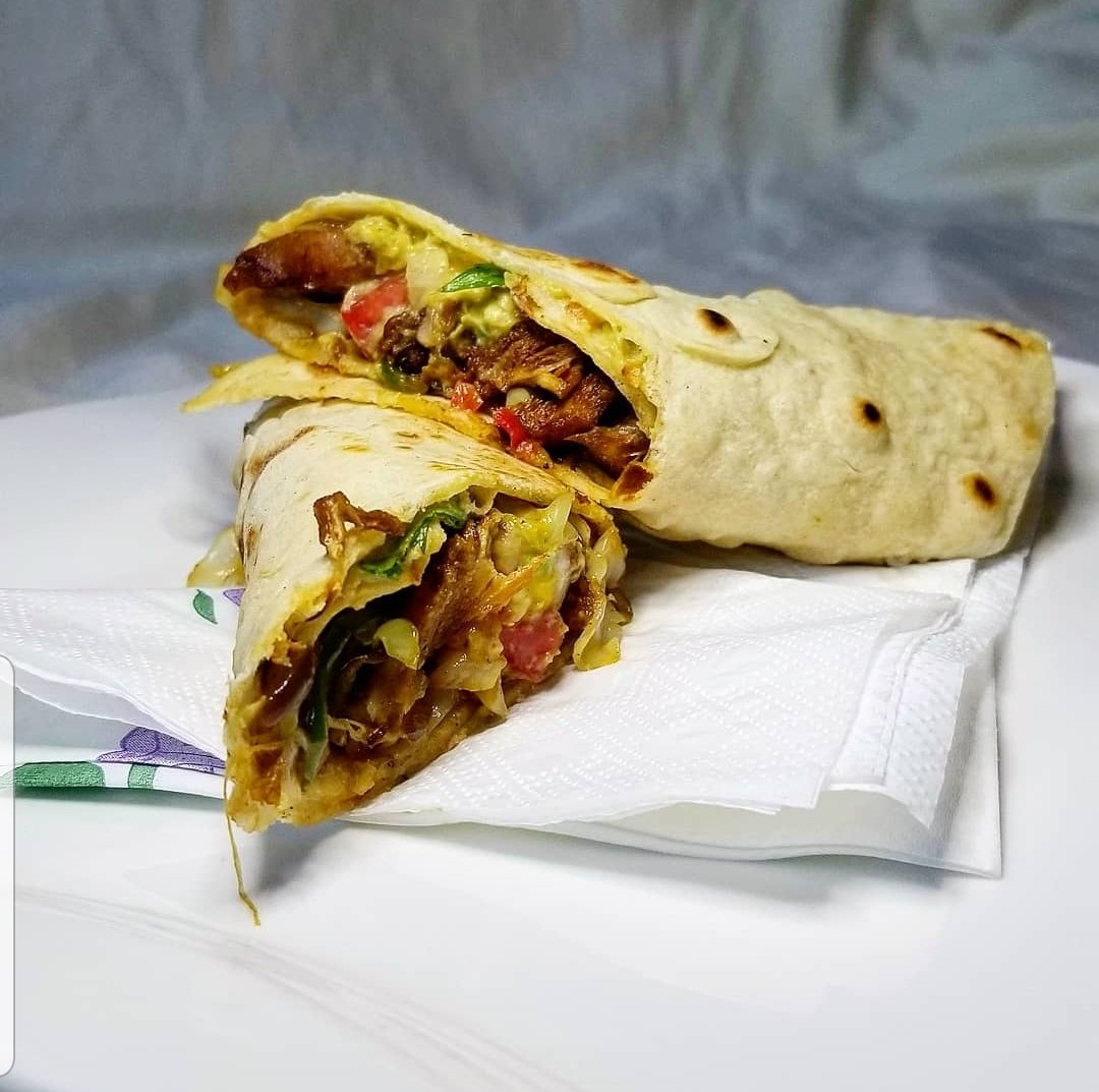 _ireneachieng's tweet photo. Stir fry chicken and guacamole burritos. 💖
#burrito 
#privatechef 
#chiefchef https://t.co/drlVxGNec5