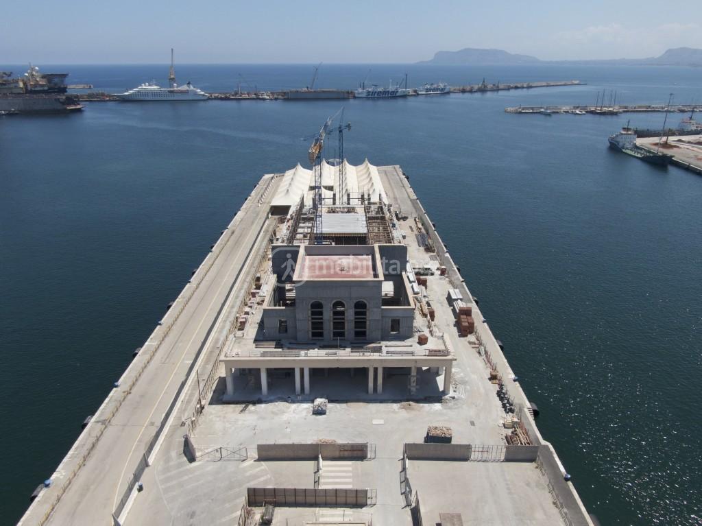 Foto | La nuova stazione marittima del porto di Palermo prende forma dlvr.it/Rbp3bS