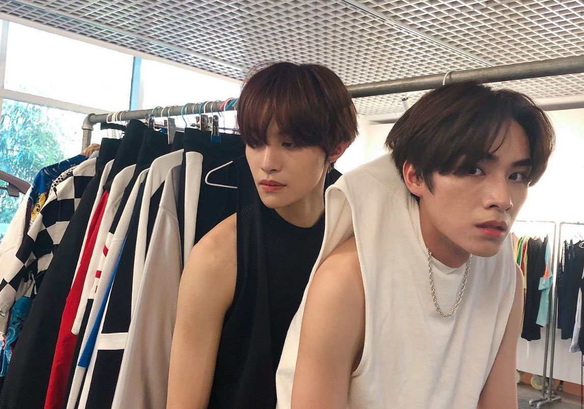 Fz_Fang's tweet photo. ทำไมคนหล่อๆชอบทำอะไรแบบนี้วะ 55555555555555555555555555555 https://t.co/3TFaW5lB5i