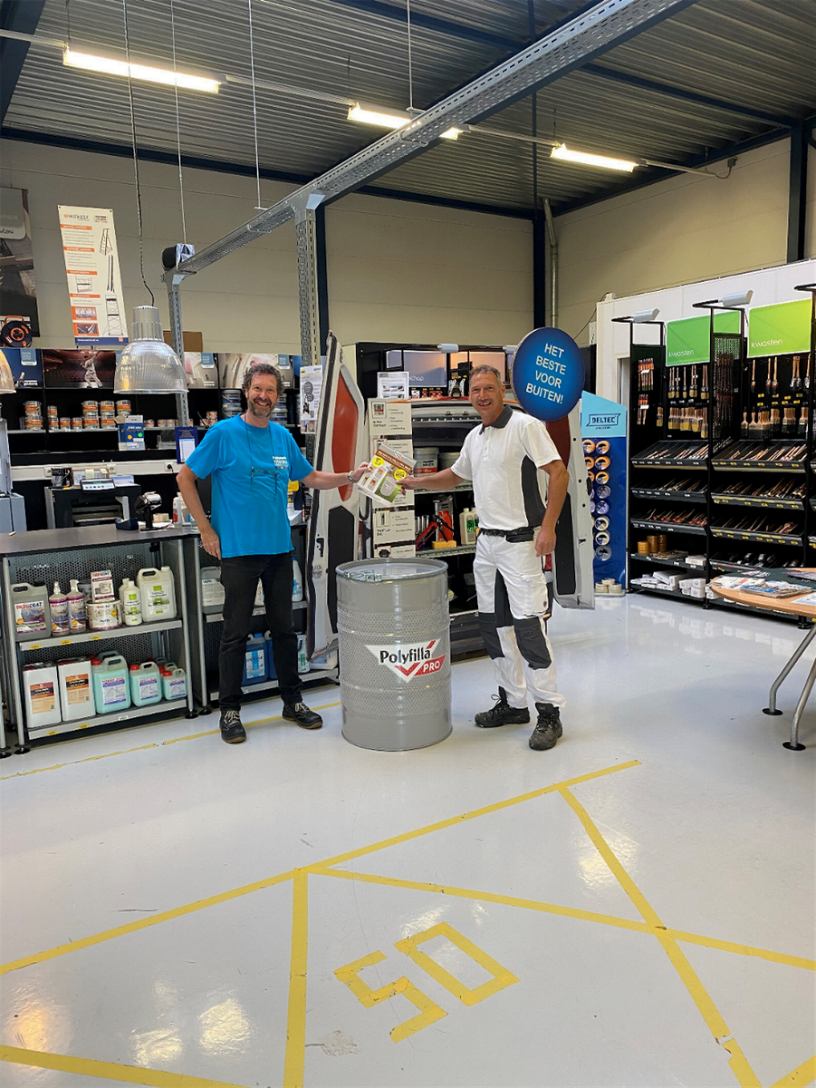 Gefeliciteerd!Wij hebben Arno Hoogvliet van HGS glas- en schildersbedrijf blij mogen maken met de BBQ ton van Polyfilla. Hij is de gelukkig winnaar :)Veel bakplezier!! Enne we zien de hamburgers wel verschijnen ;)