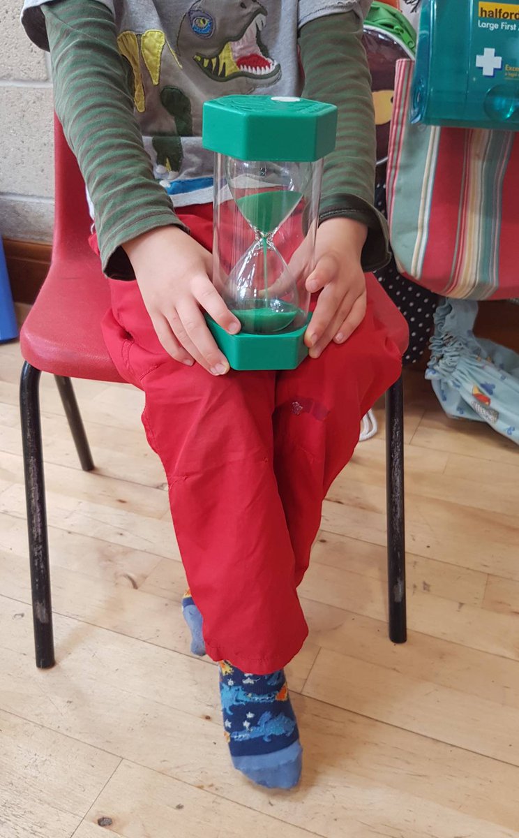 StPlaygroup's tweet photo. TAKING TURNS
Using these jumbo sand timers, our children quickly learn how to wait for their turn at different activities.
Sand timers provide a strong visual understanding of the concept of time as they watch the sand running down as time passes.  
 
#happykids #takingturns https://t.co/f7a7mP0NBP