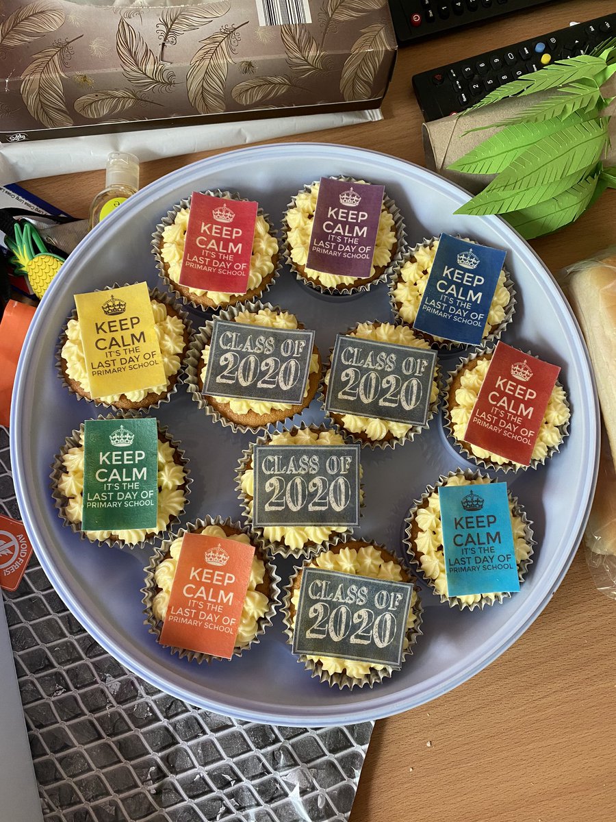 Year6OasisLongCross tweet media