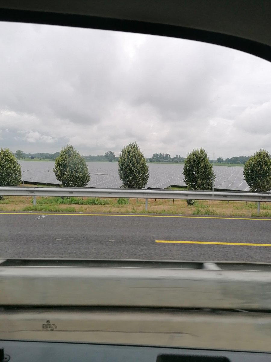 FemkeMarijeW's tweet photo. Waar is Jantien de Boer nu met haar landschapspijn? Of is er sprake van selectieve verontwaardiging?

Zou hier ooit nog een weidevogel neerstrijken? Hoe dan? En vooral, waar? https://t.co/bpqjJyCuUM