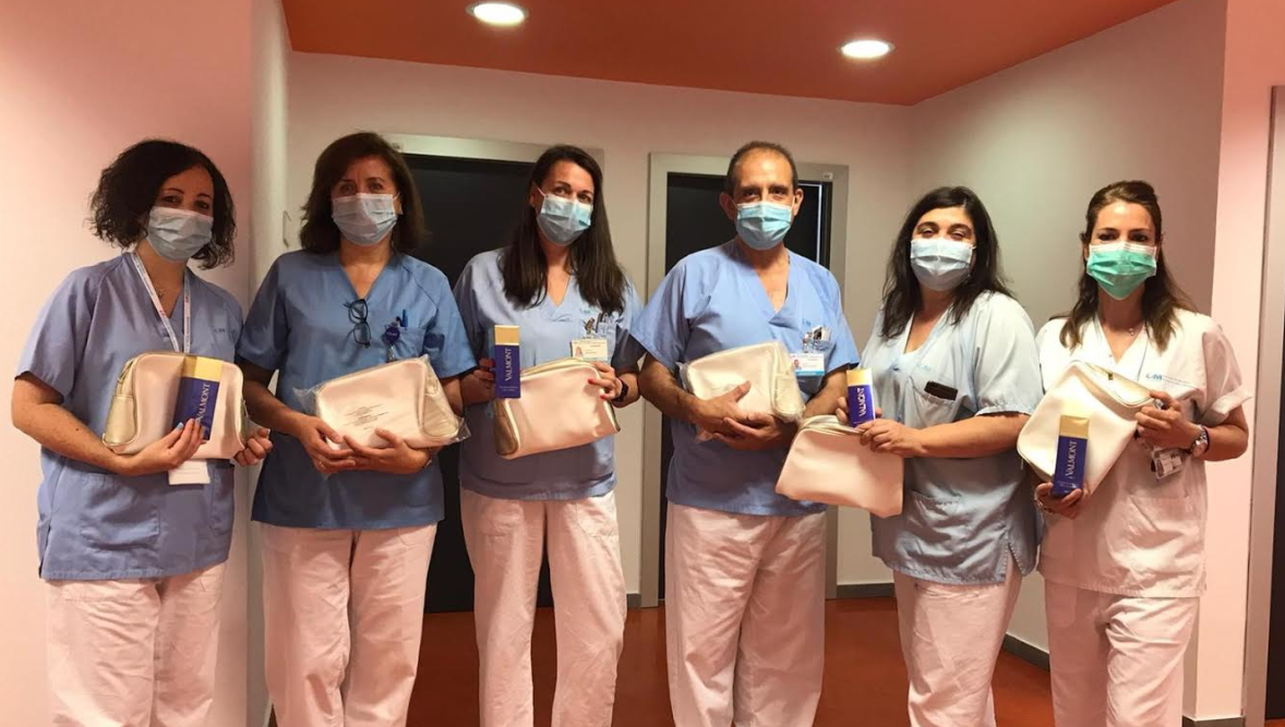 El Grupo Valmont dona 69.000 euros en productos al Hospital Puerta del Hierro y al <a href="/hospitalclinic/">Hospital Clínic</a> en reconocimiento a su labor contra el COVID19. 😍

↔ Distancia 🧼 Manos  😷 Mascarilla