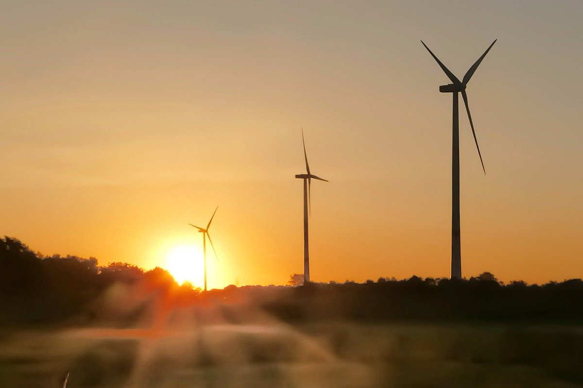 cesispa's tweet photo. The #lockdown measures following the #COVID19 #pandemic have underlined the necessity for #flexibilization and #digitalization of the #power sector. Find out more about this in our new report: https://t.co/fqCMvVJDKK @GretaThunberg @EnergySvgTrust https://t.co/HoItslBW9F